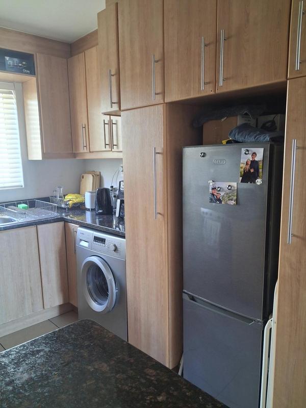 To Let 2 Bedroom Property for Rent in Vredehoek Western Cape